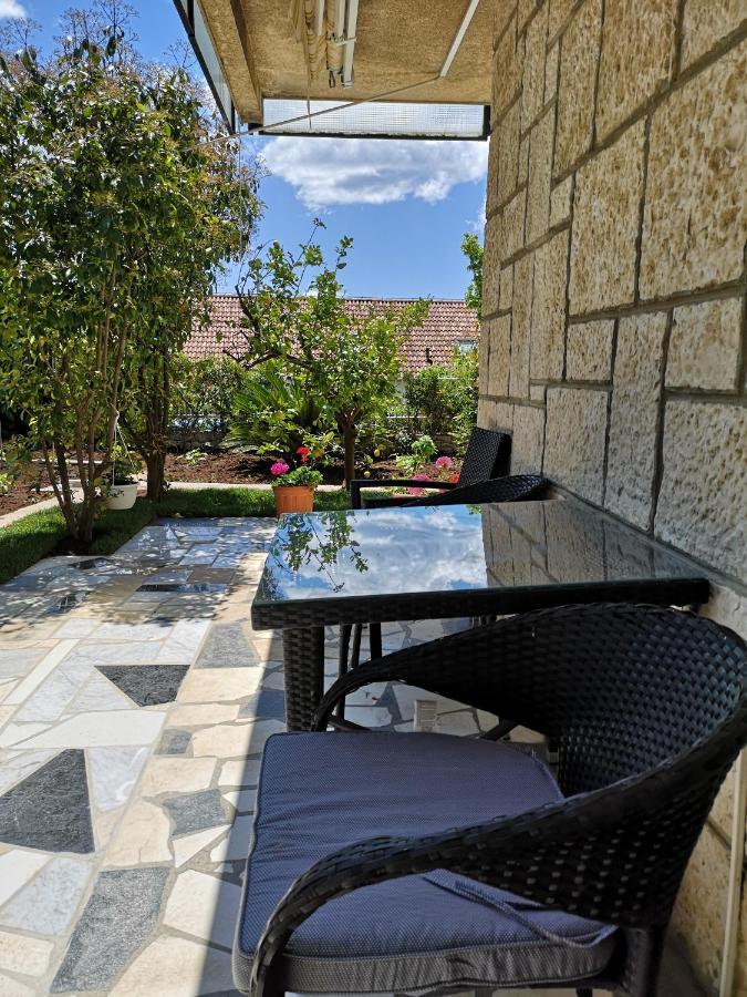 One-Bedroom Apartment Garden View