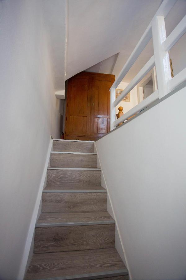Duplex Two-Bedroom Apartment Siriščevića Street 9