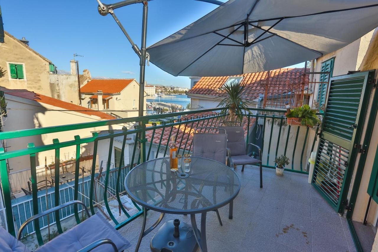 Duplex Two-Bedroom Apartment Siriščevića Street 9