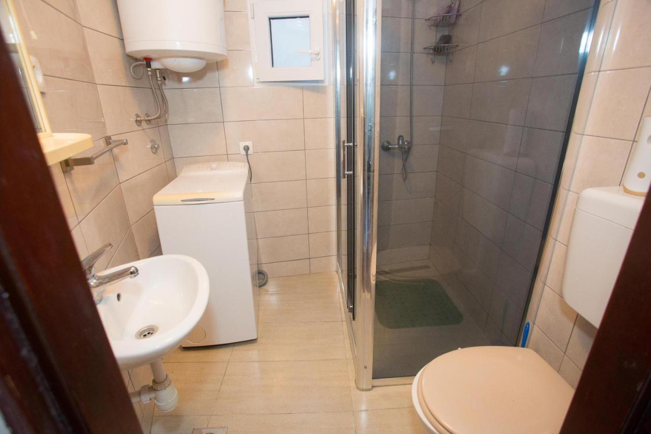 Duplex Two-Bedroom Apartment Siriščevića Street 9