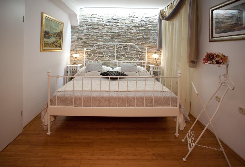 Superior One-Bedroom Apartment