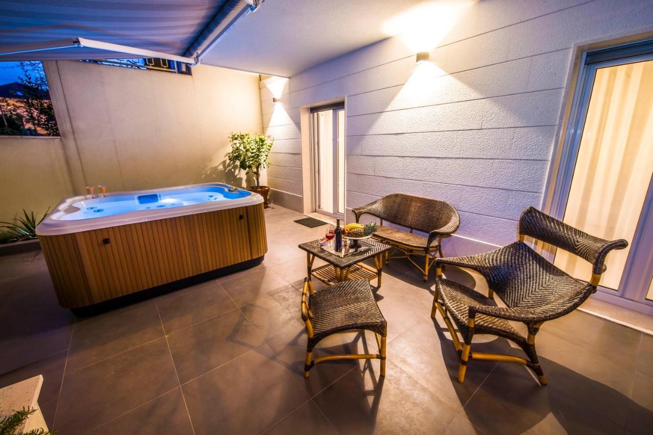 Apartment jacuzzi