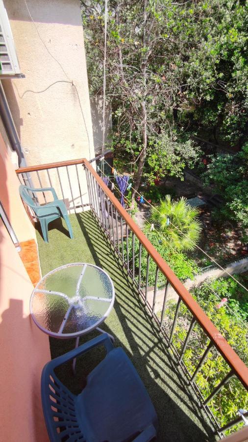 Studio Balcony