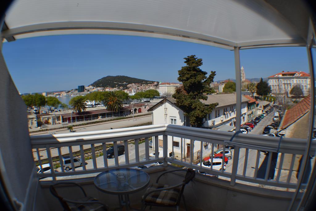 Studio Balcony