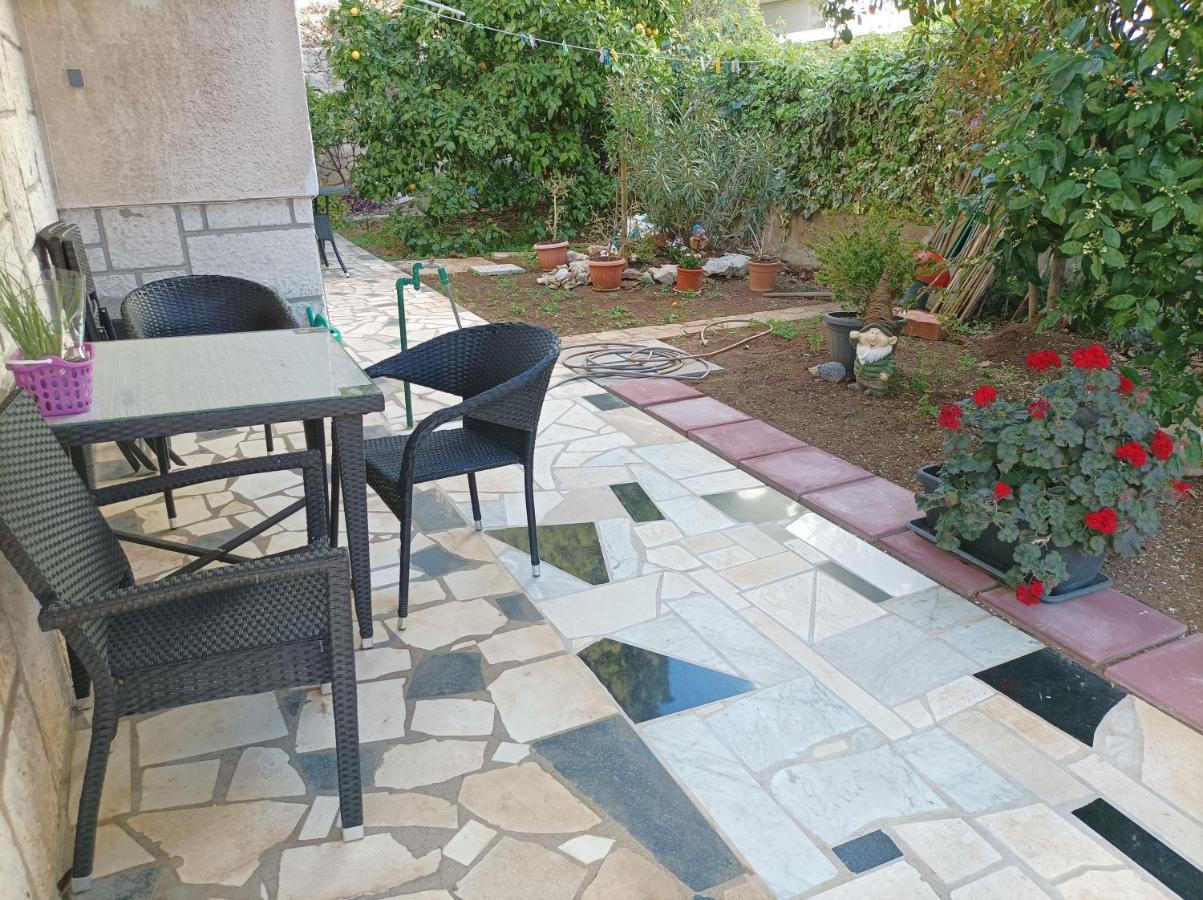 One-Bedroom Apartment Garden View