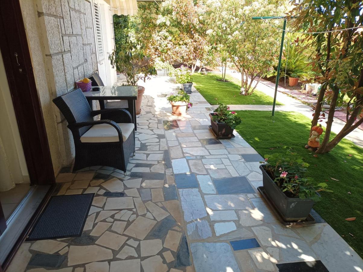 Studio Garden View