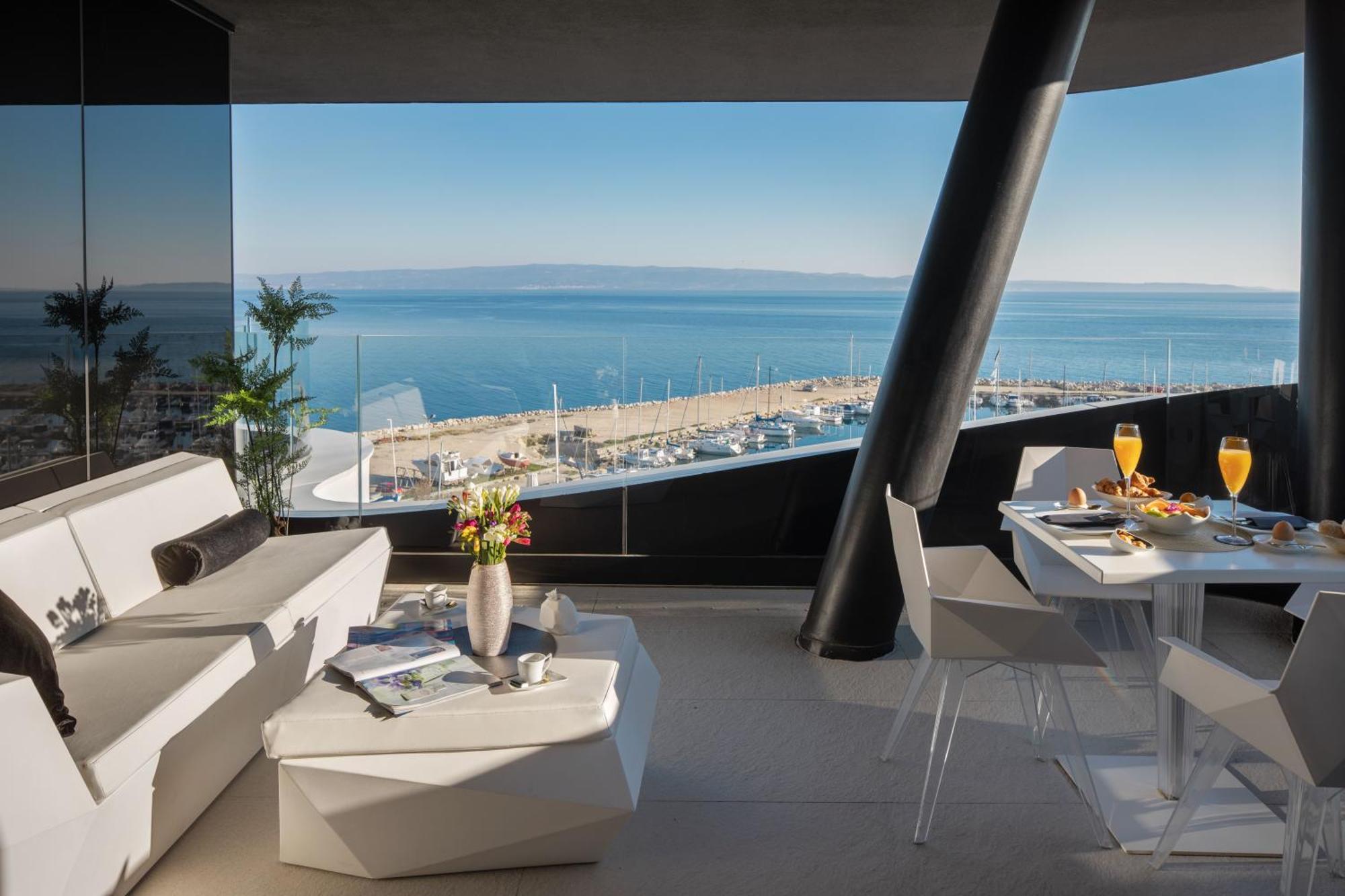 Deluxe Suite Sea View