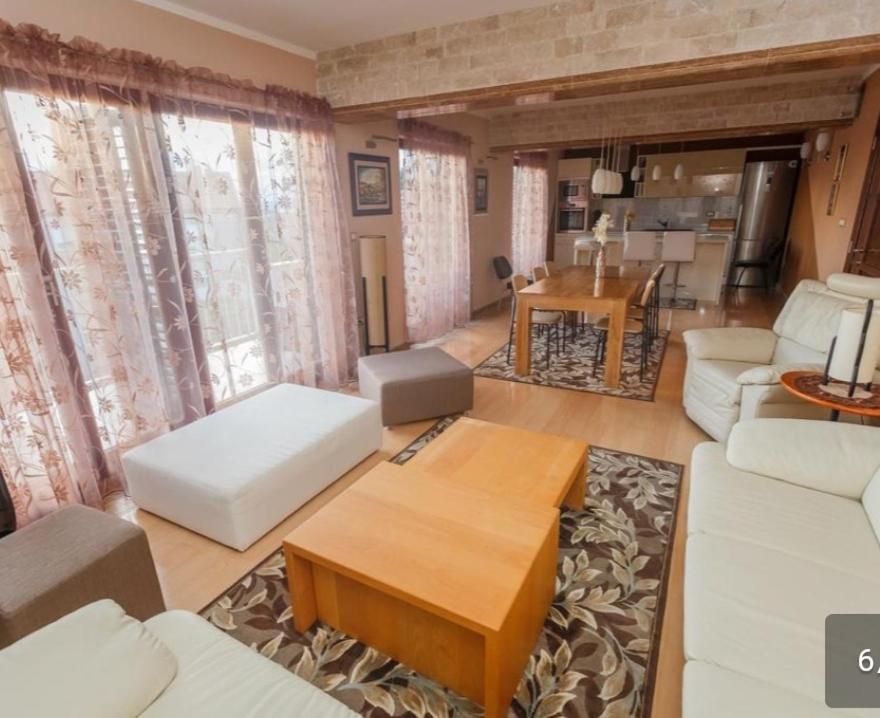 Superior Apartment