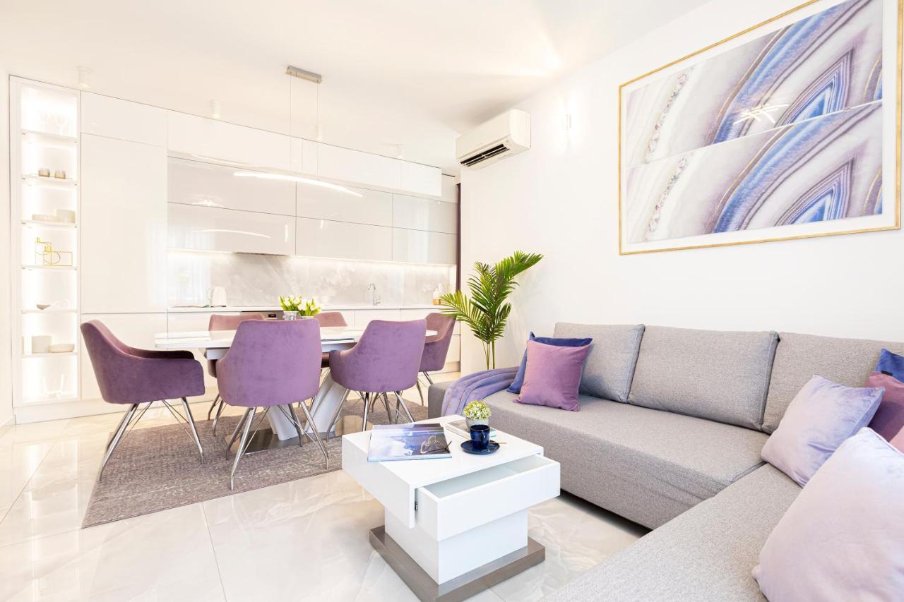 Two-Bedroom Apartment Balcony Sea View