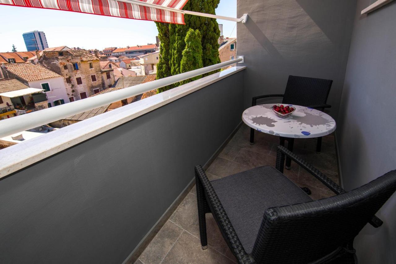Studio Balcony