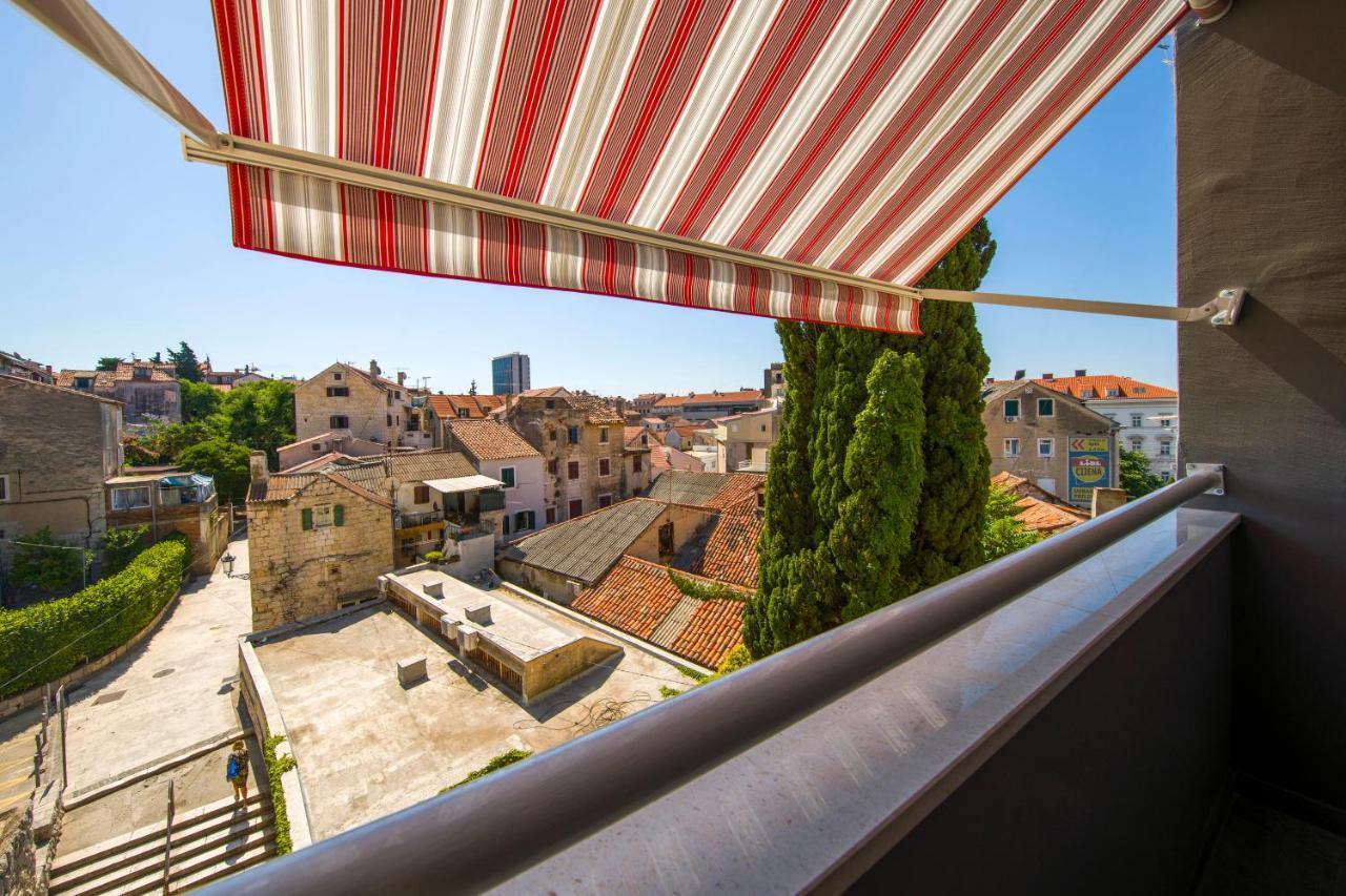 Studio Balcony