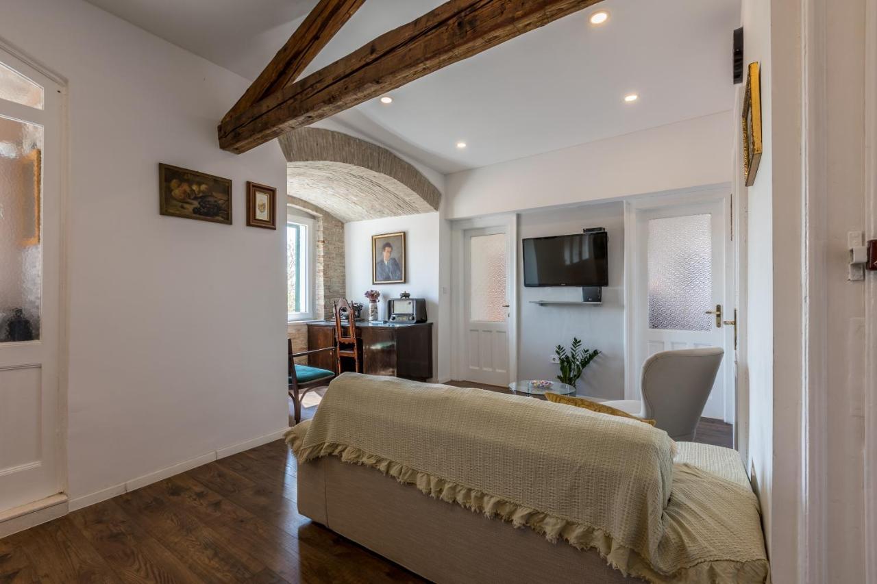 Three-Bedroom Apartment Balcony Sea View