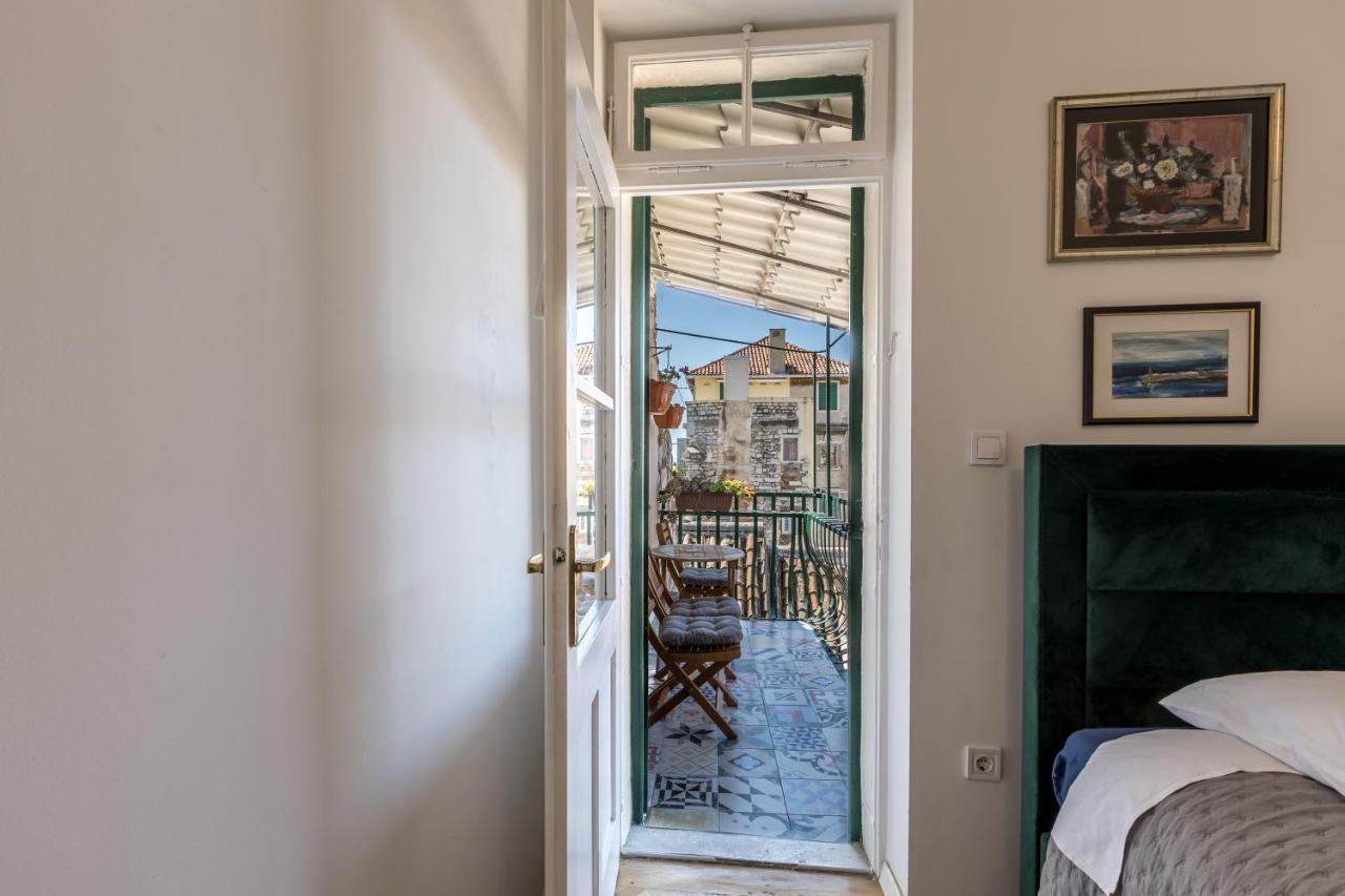 Three-Bedroom Apartment Balcony Sea View