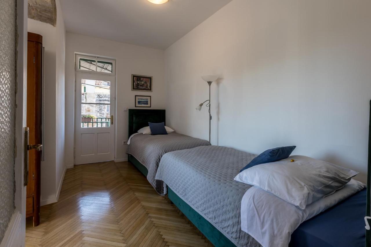 Three-Bedroom Apartment Balcony Sea View