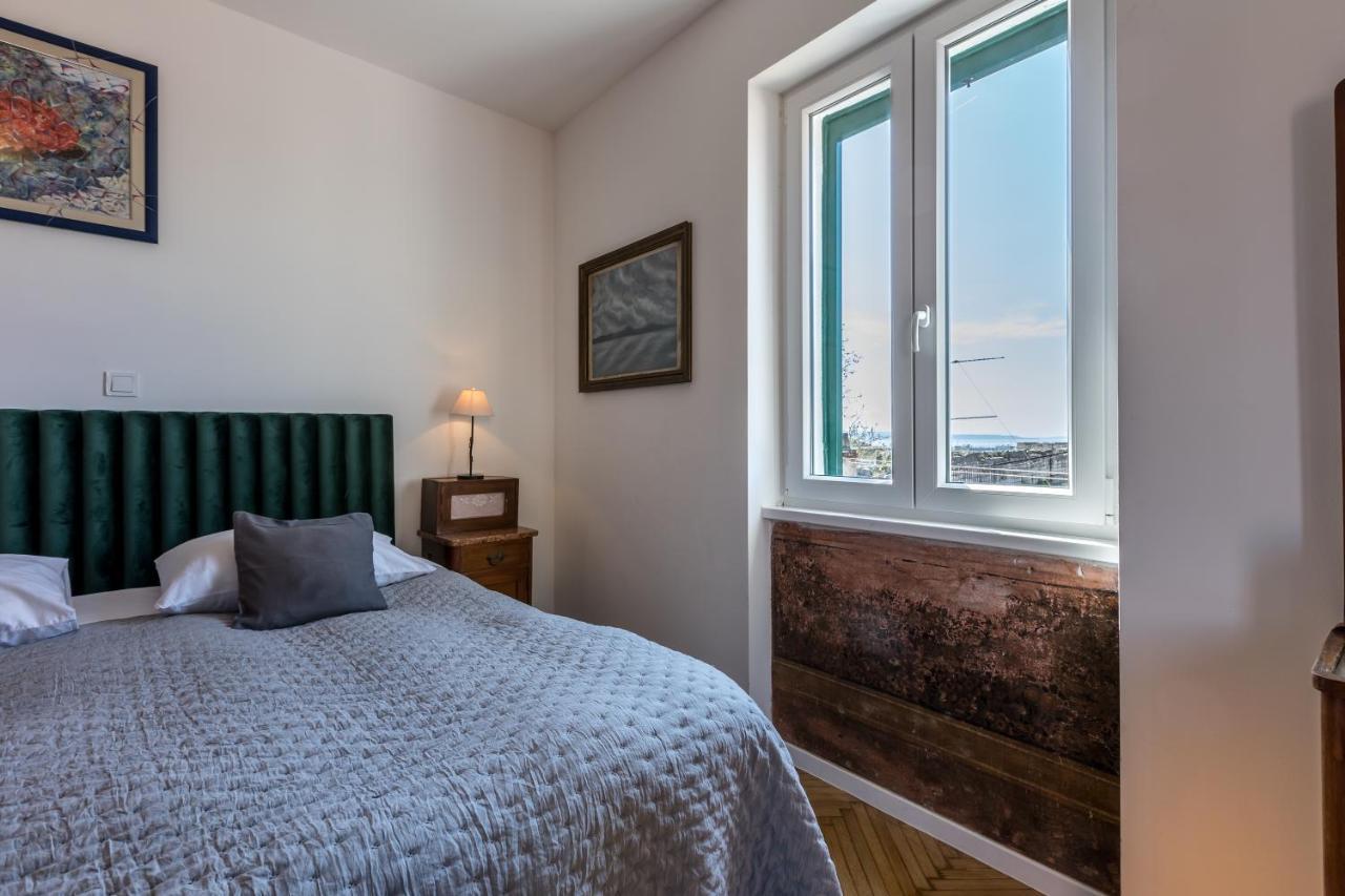 Three-Bedroom Apartment Balcony Sea View