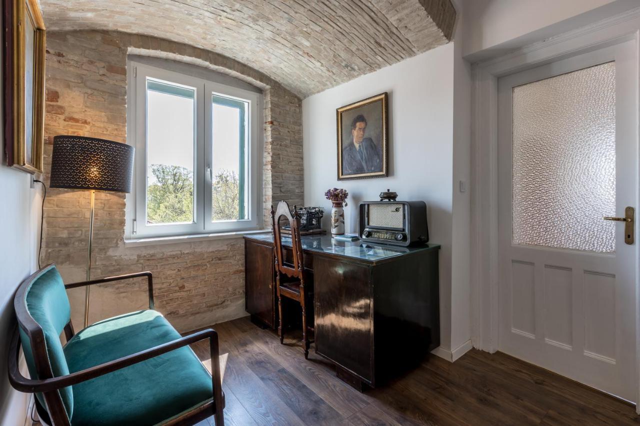 Three-Bedroom Apartment Balcony Sea View
