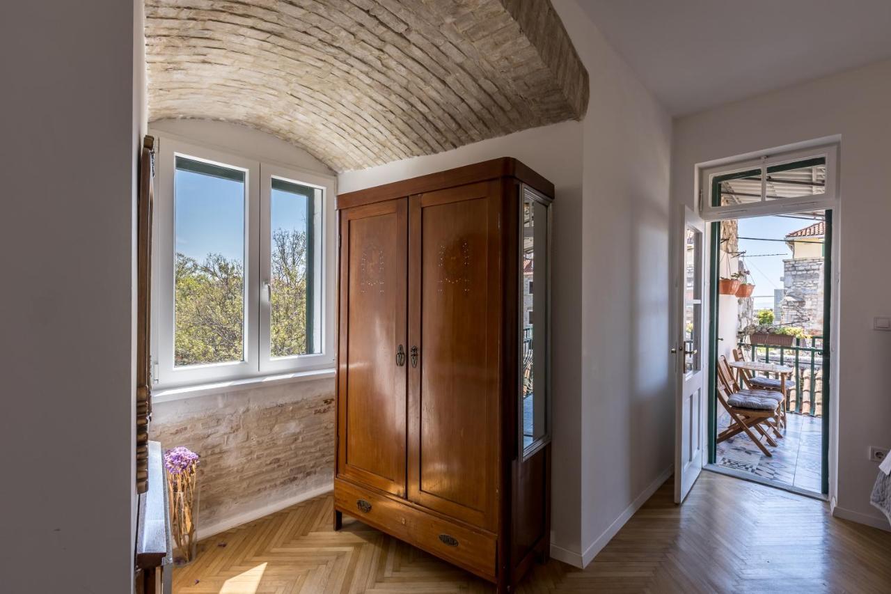 Three-Bedroom Apartment Balcony Sea View