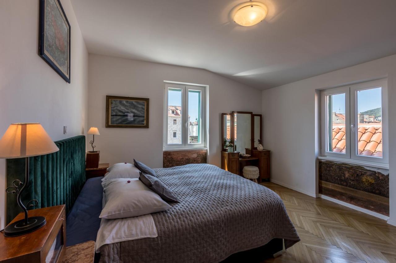 Three-Bedroom Apartment Balcony Sea View