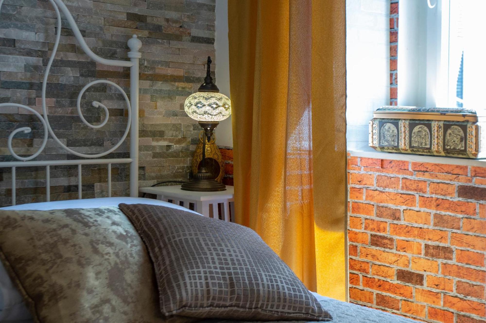 Superior One-Bedroom Apartment