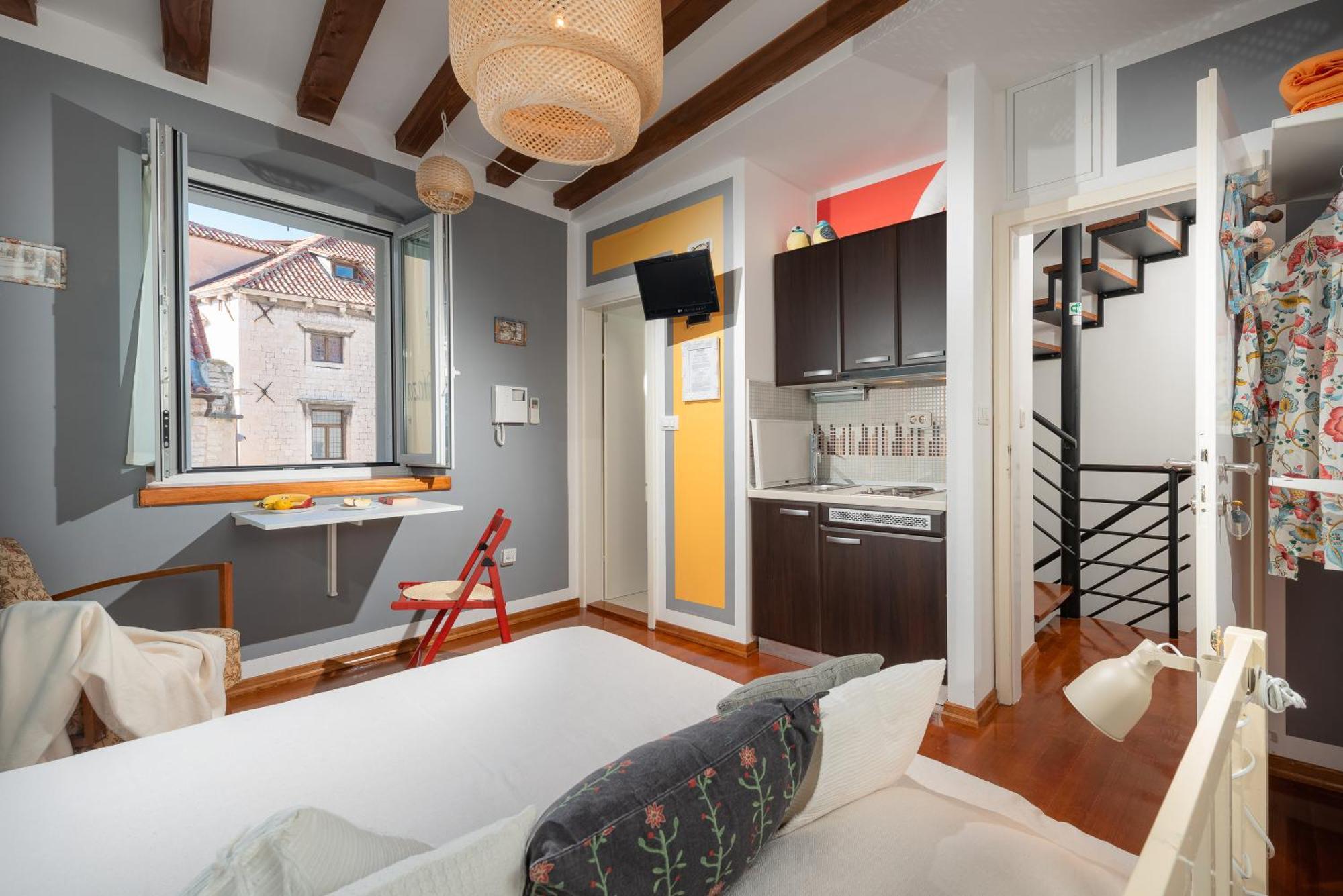 Studio Apartment