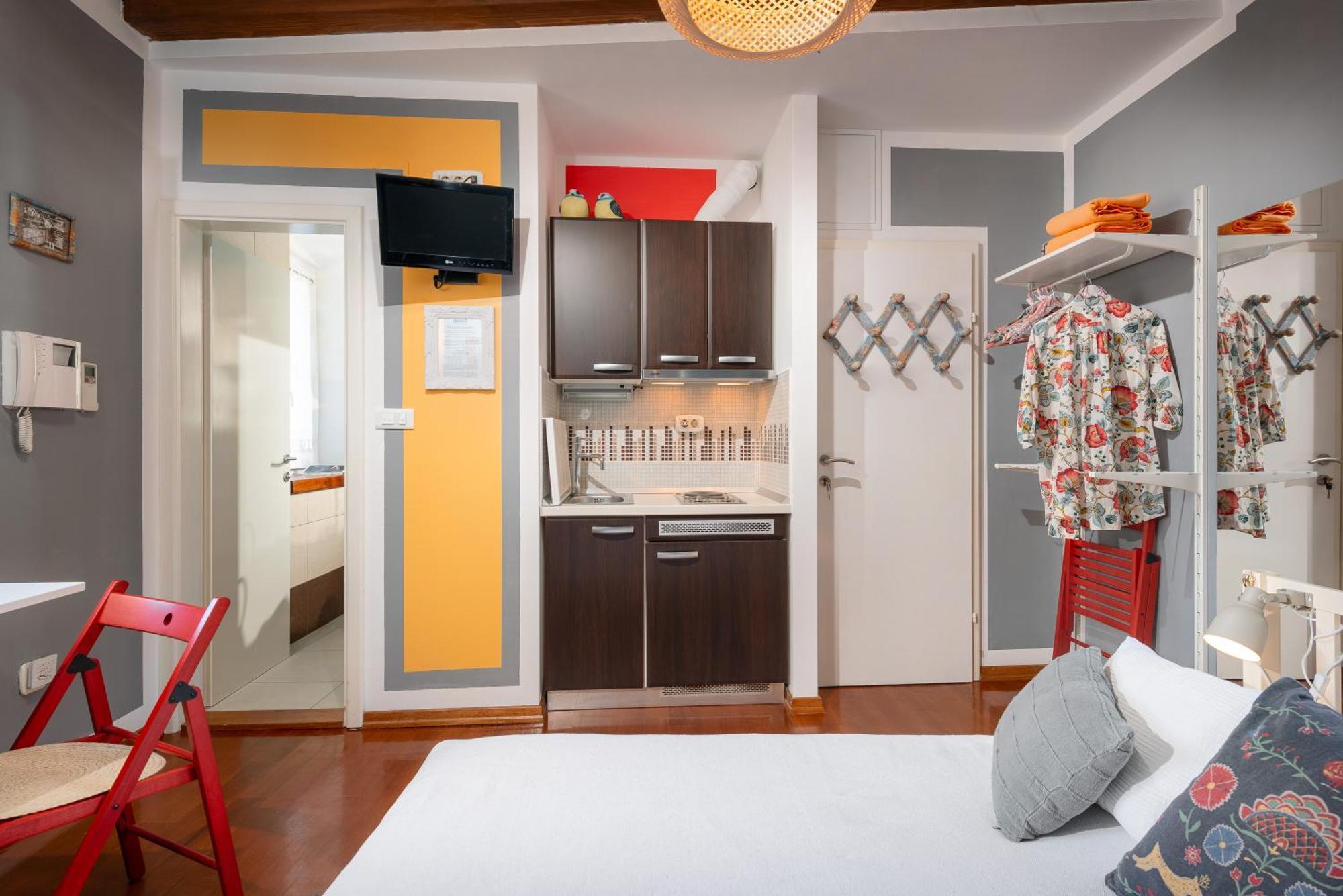 Studio Apartment