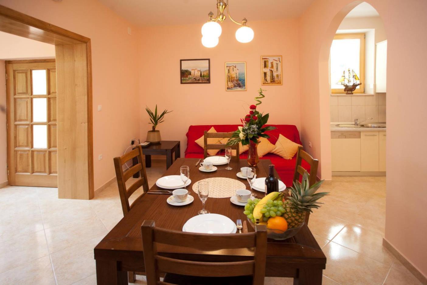 Two-Bedroom Apartment Terrace Roosewelt Street