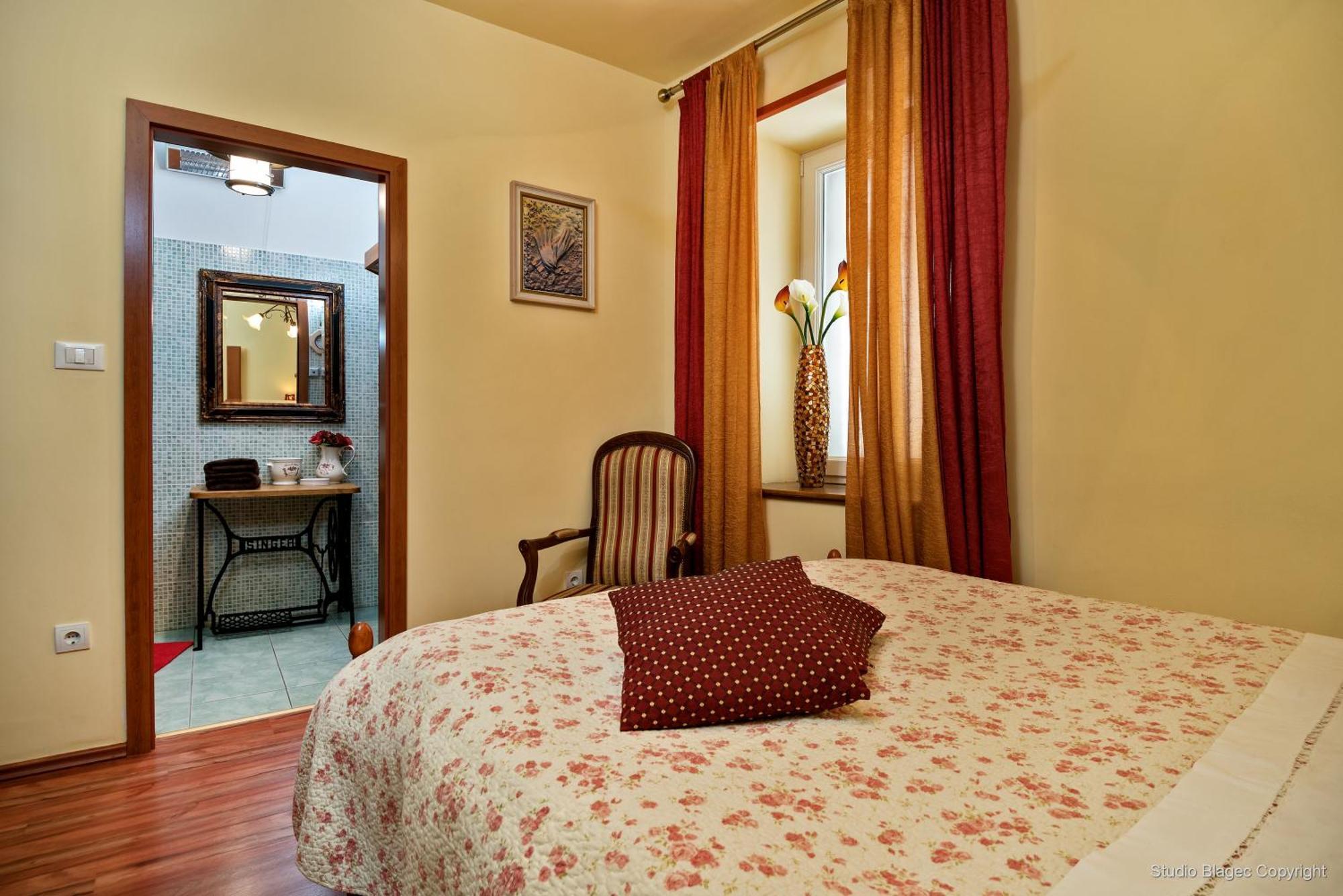 Superior One-Bedroom Apartment