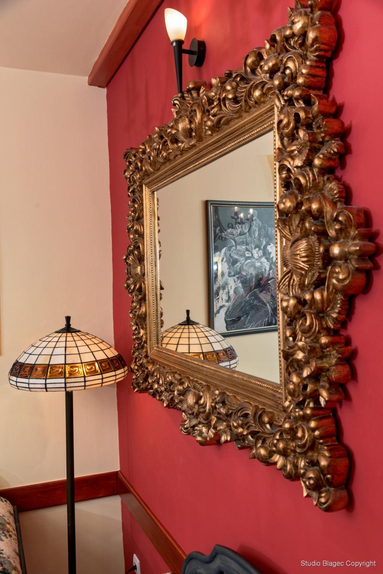 Superior One-Bedroom Apartment