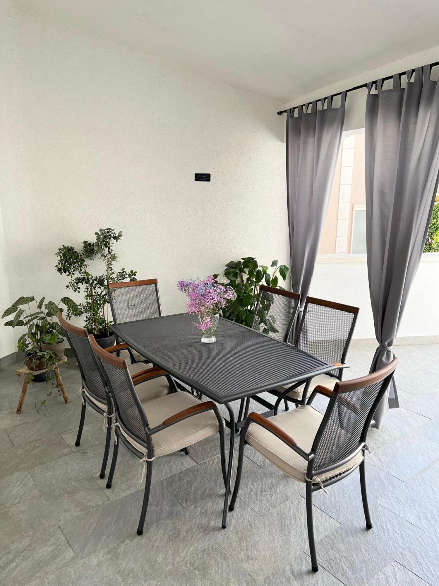 Apartment Split Level