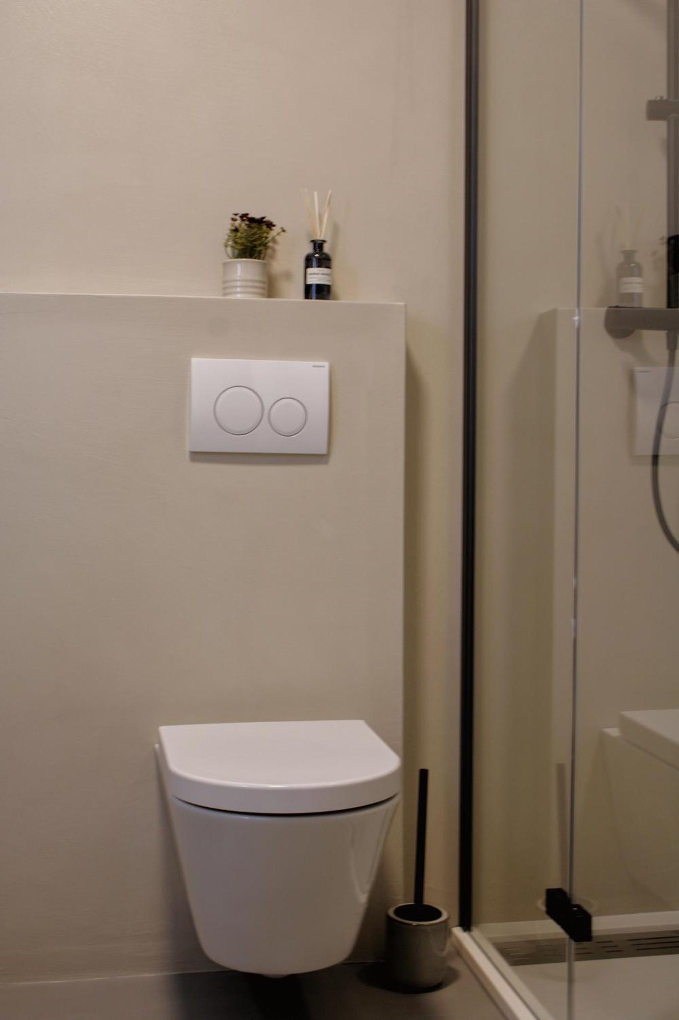 Superior One-Bedroom Apartment