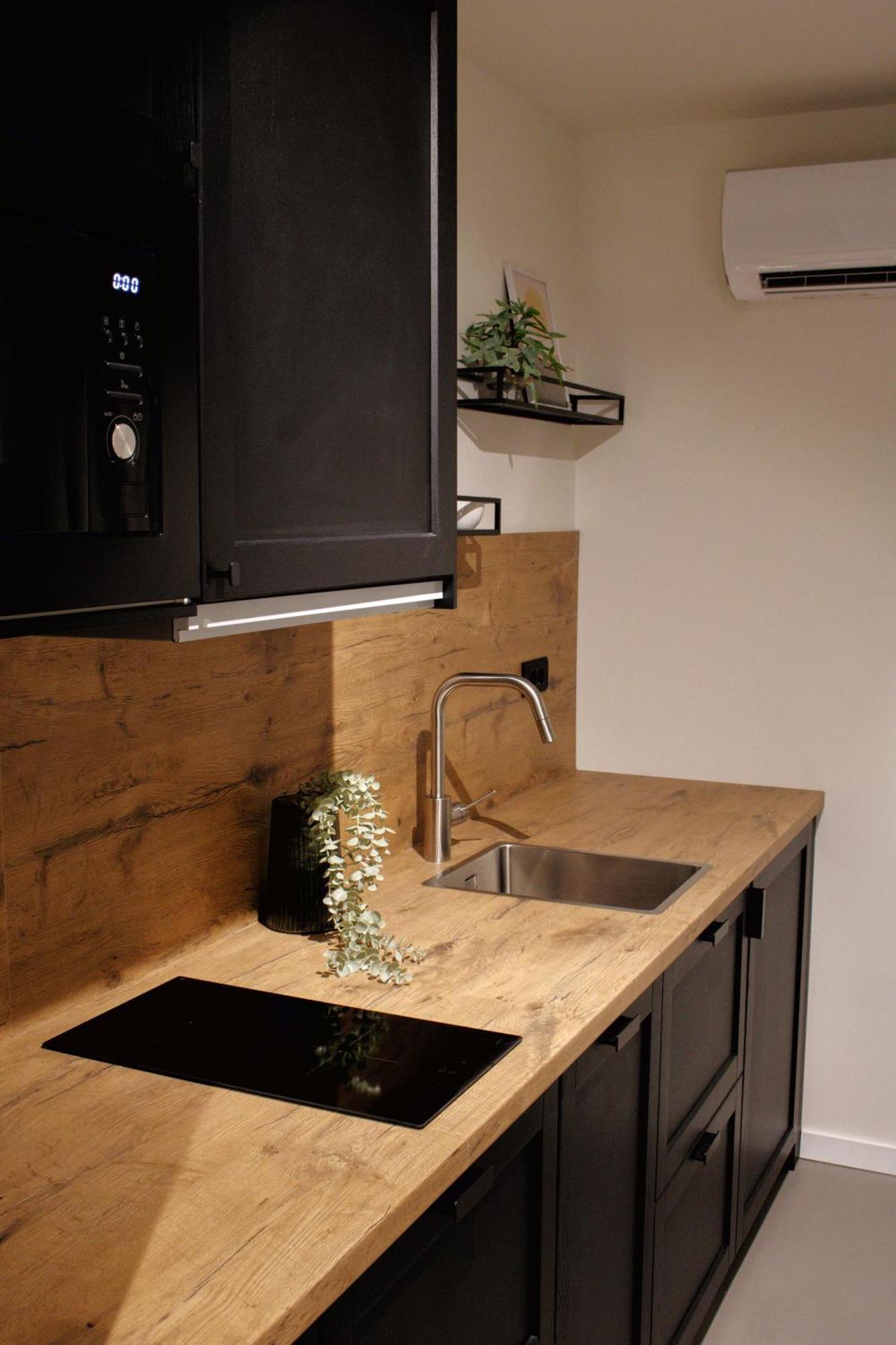Superior One-Bedroom Apartment