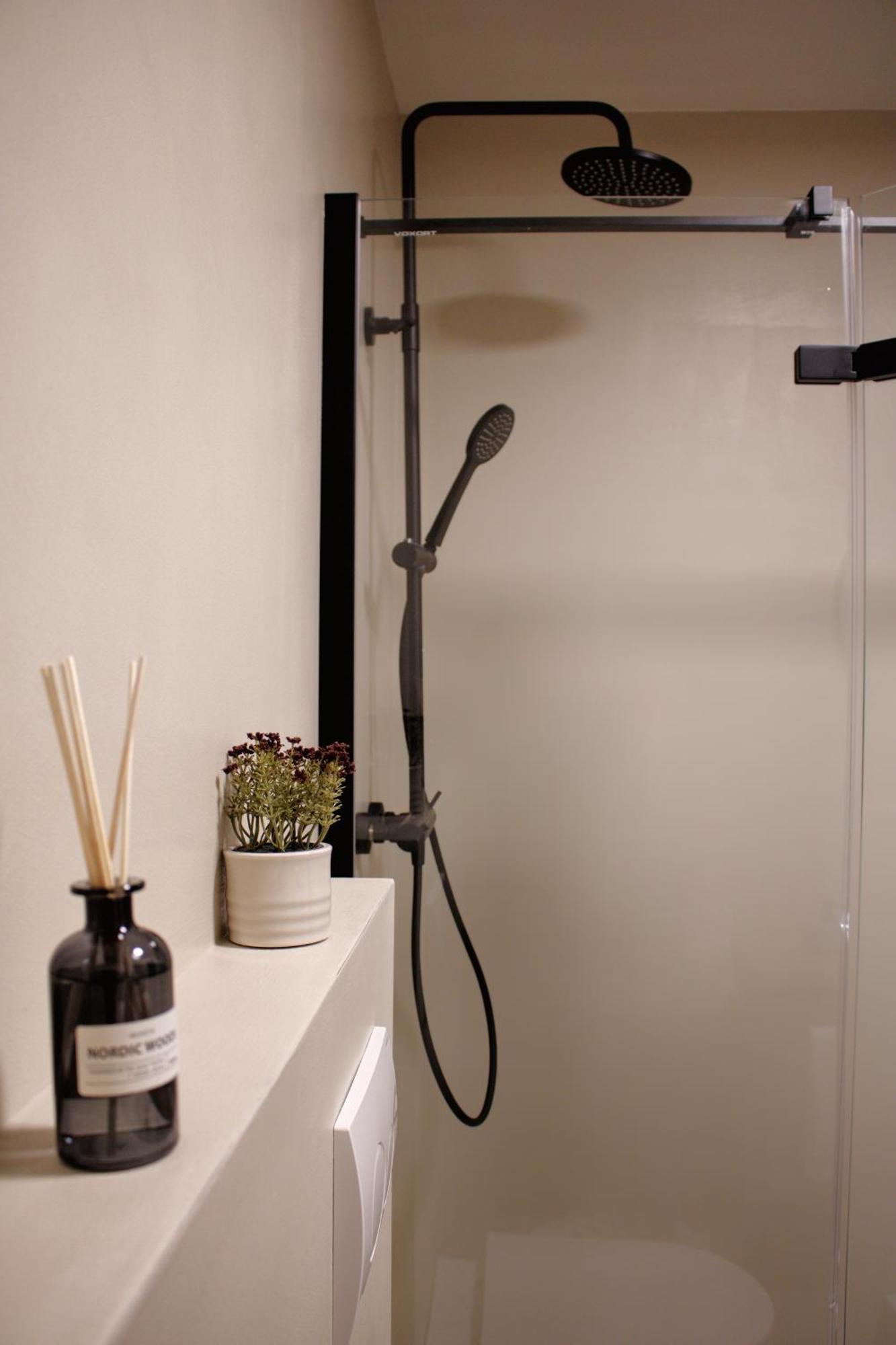 Superior One-Bedroom Apartment