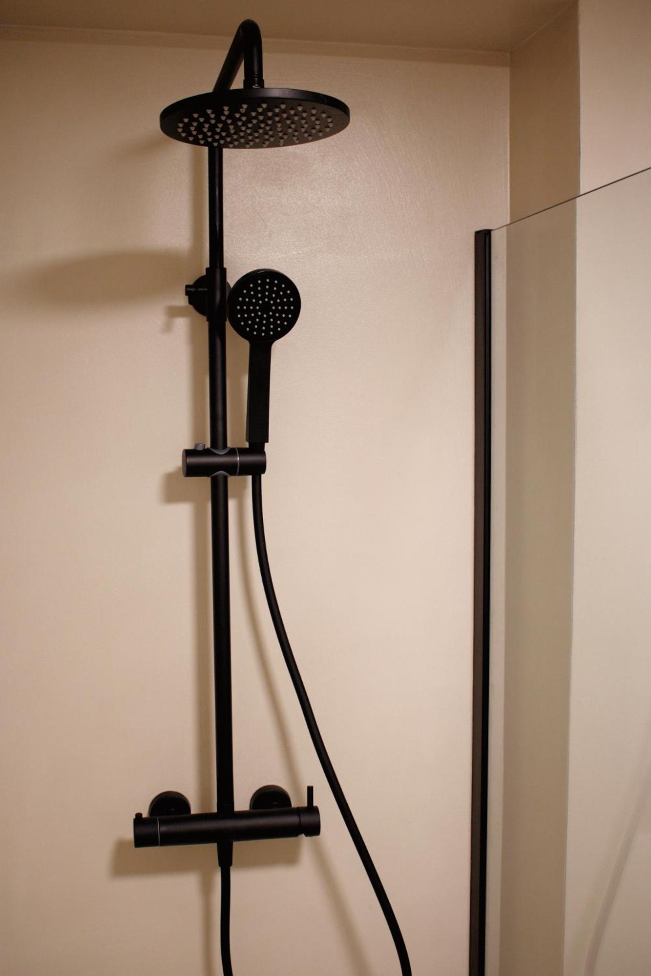 Superior One-Bedroom Apartment