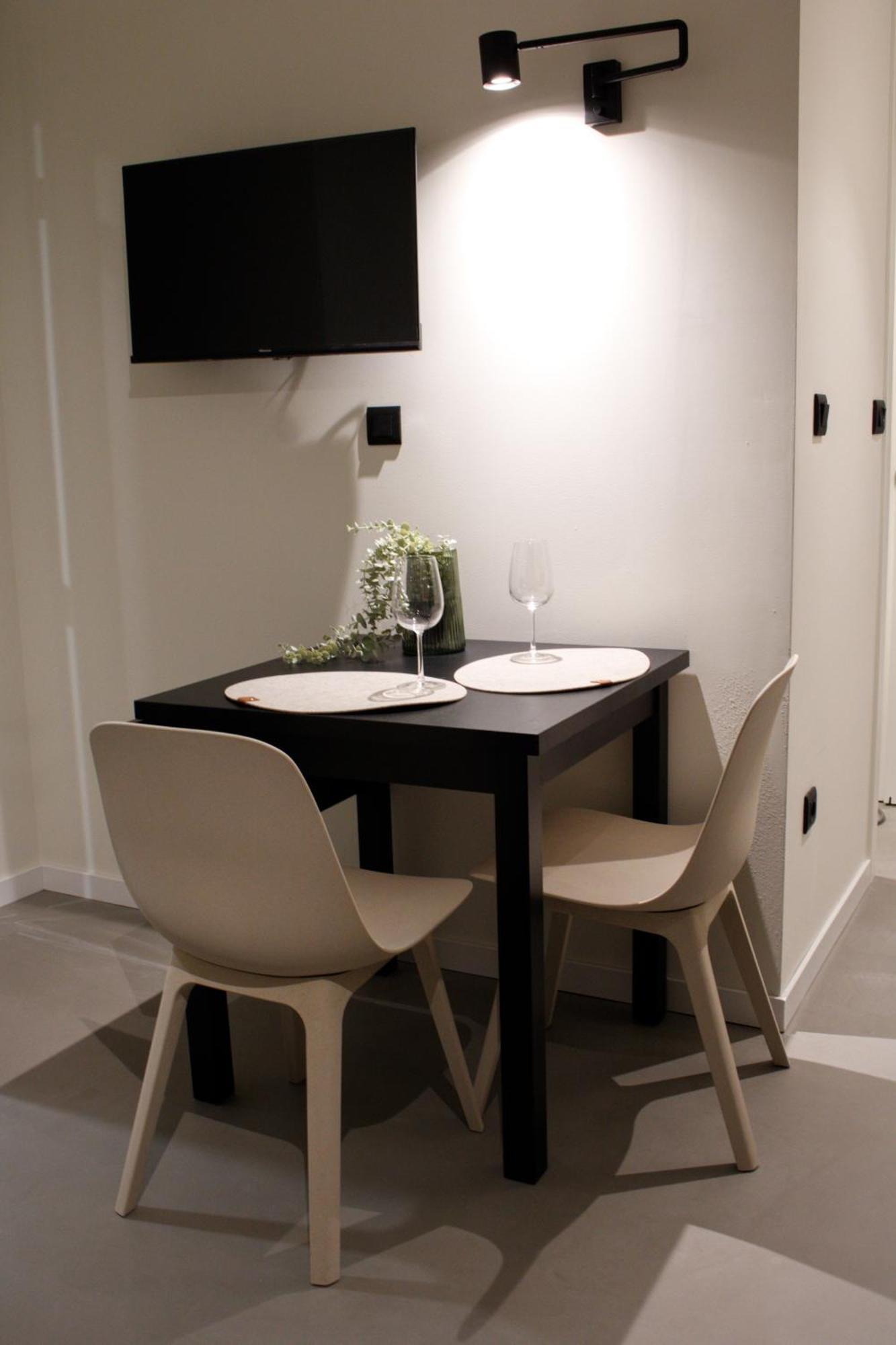 Superior One-Bedroom Apartment