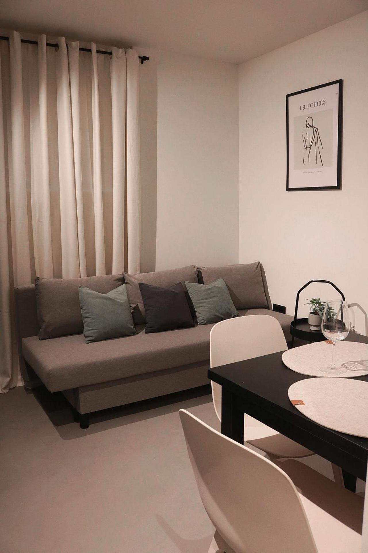 Superior One-Bedroom Apartment