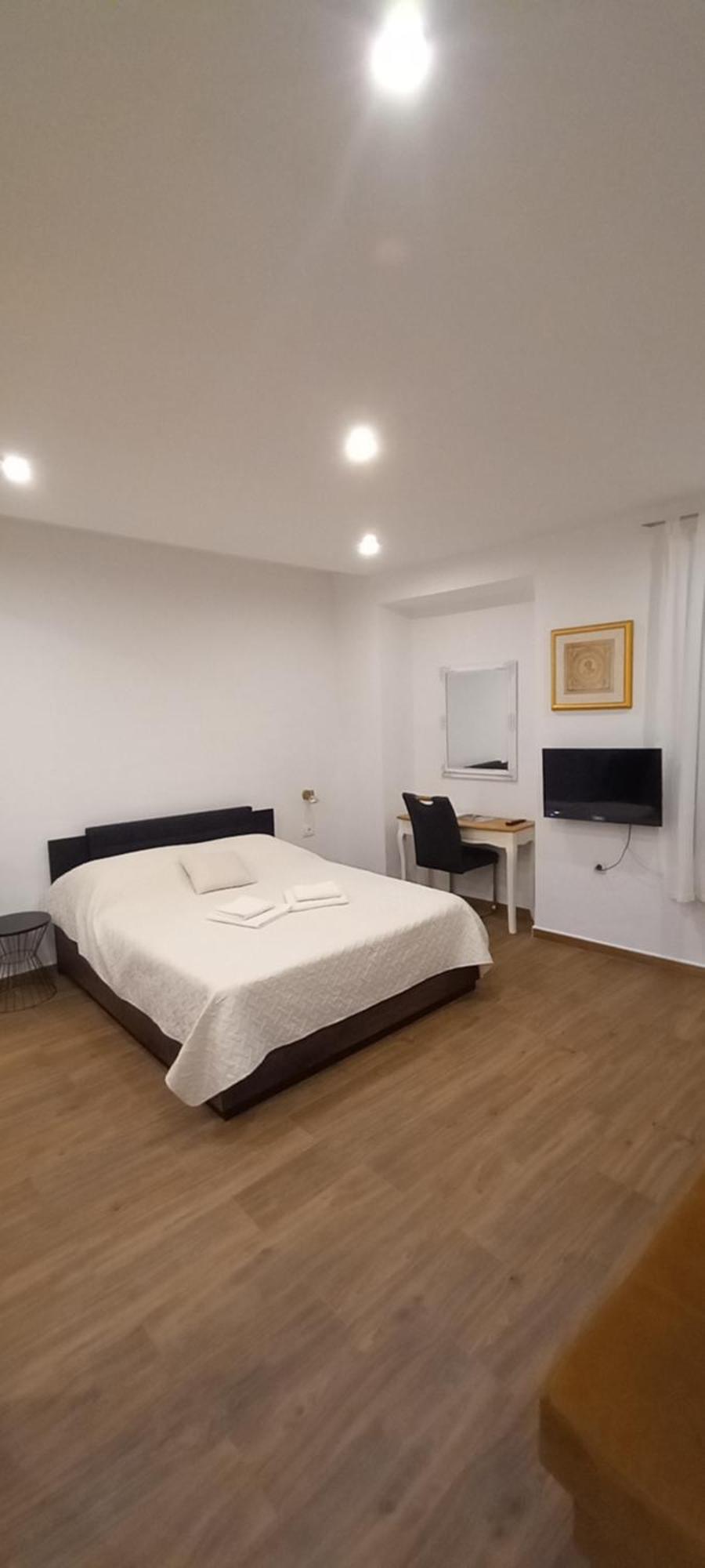 One-Bedroom Apartment Terrace