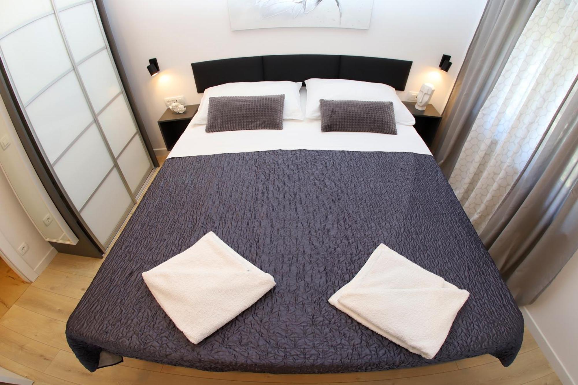 Two-Bedroom Deluxe Apartment