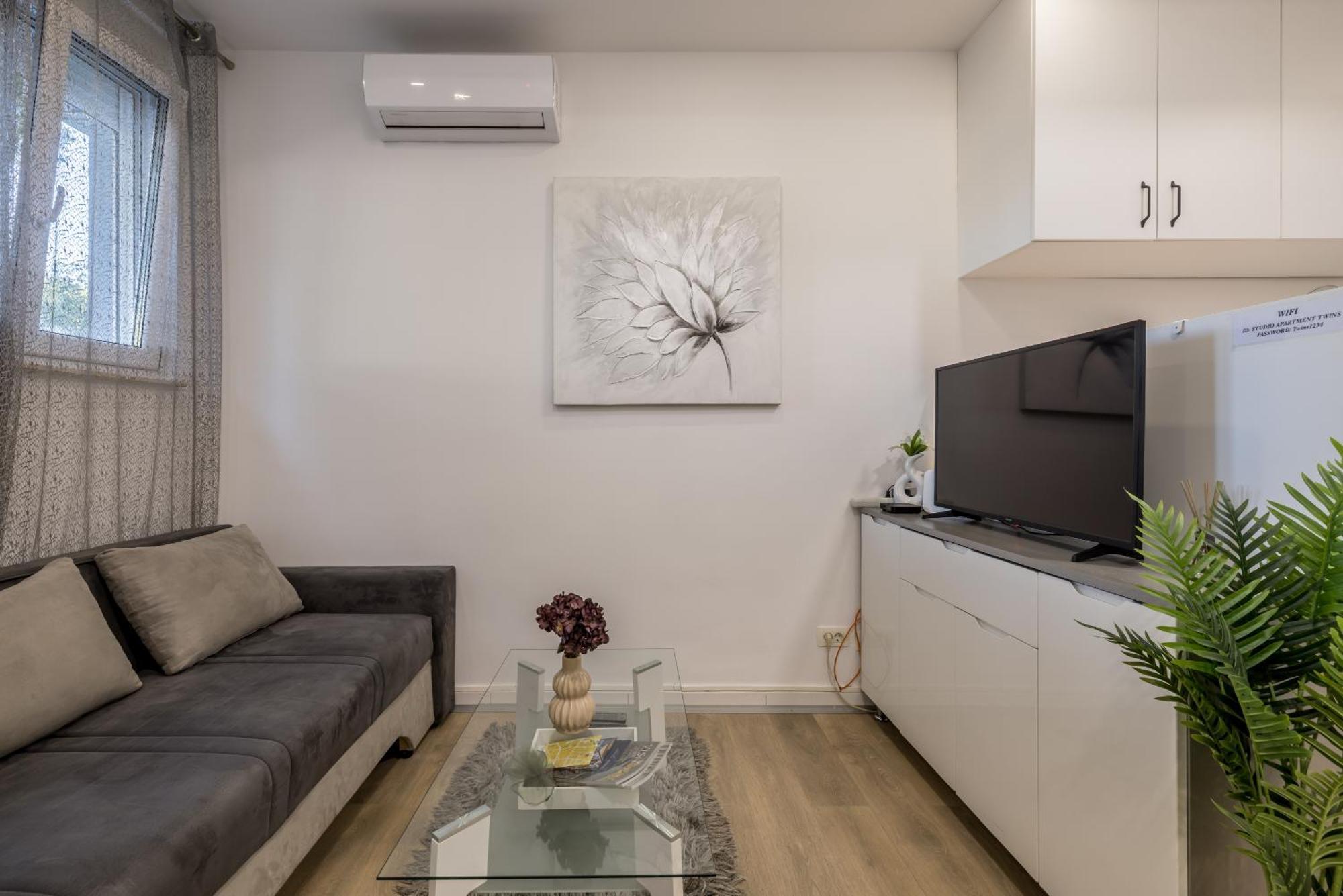 Studio Apartment