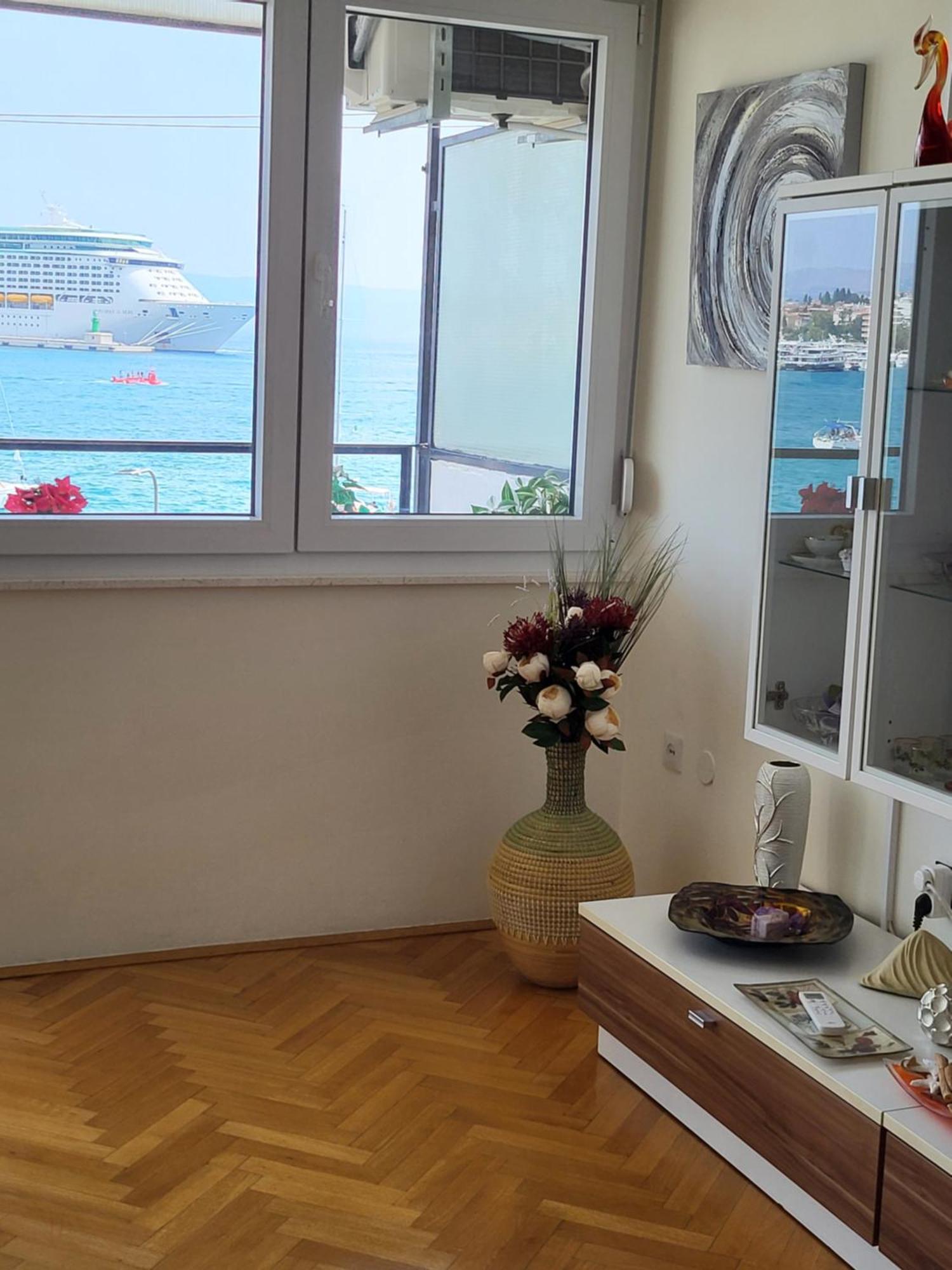 Two-Bedroom Apartment Sea View