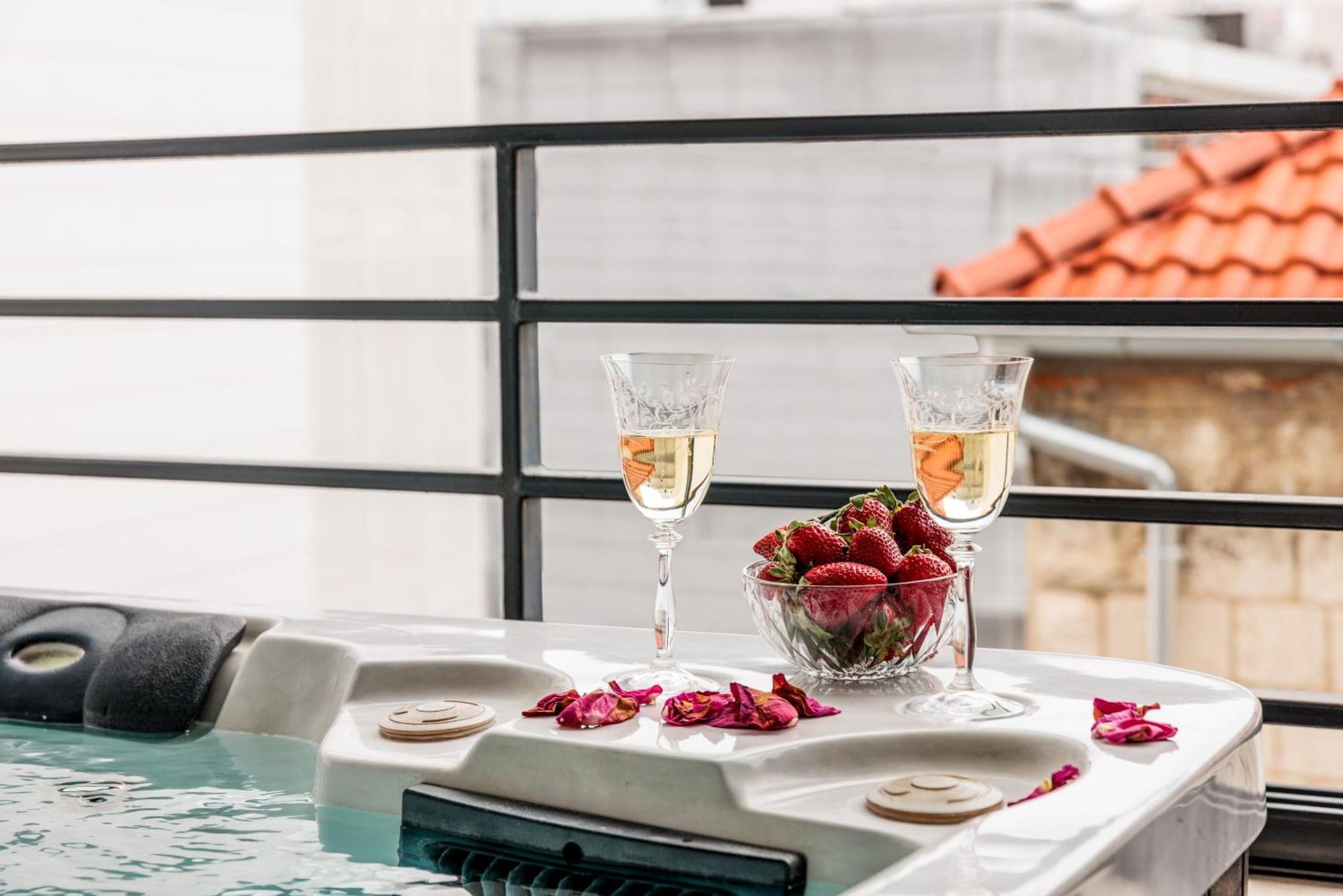 Penthouse Apartment Sea View Jacuzzi
