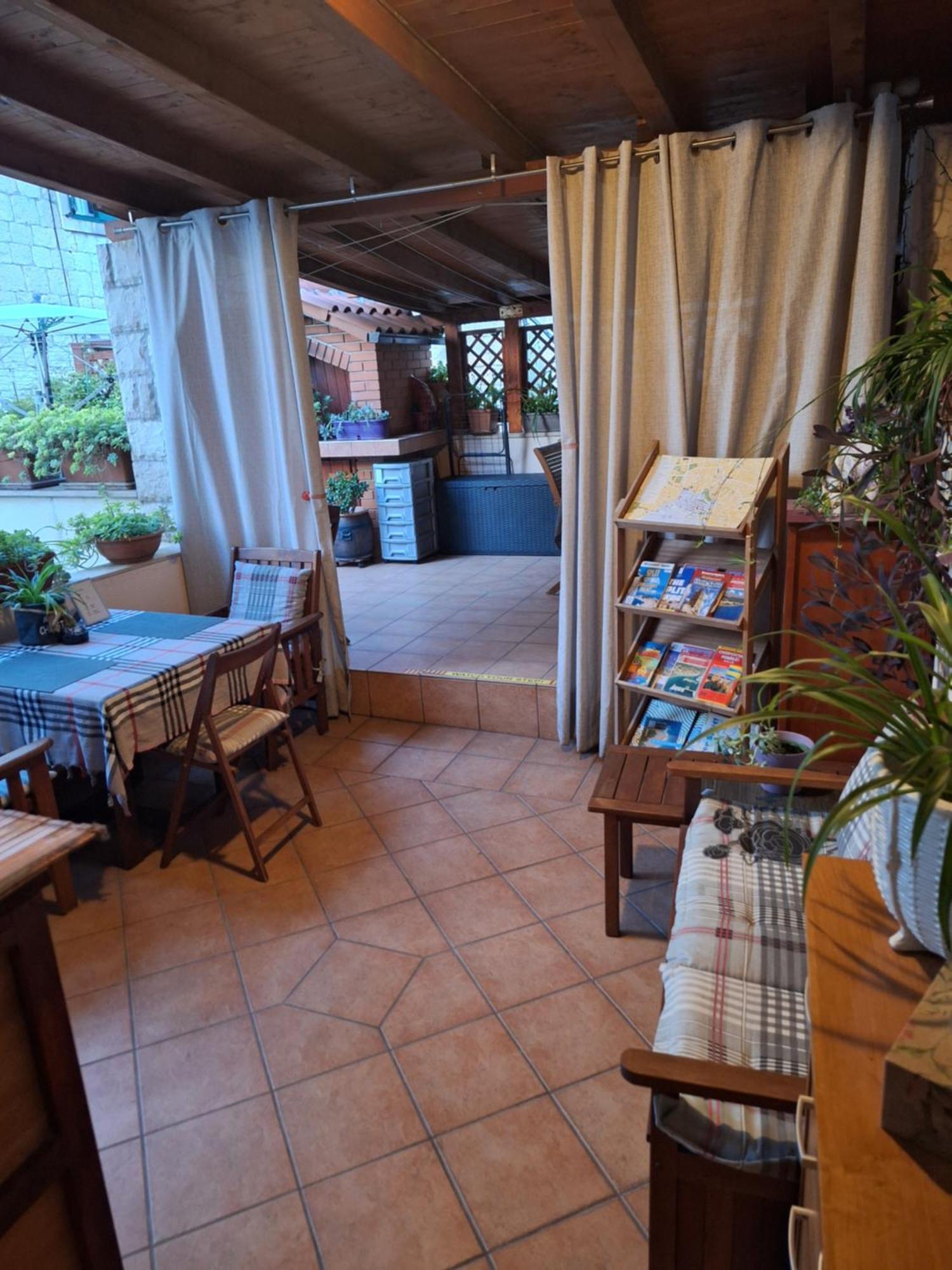 Studio Shared Terrace