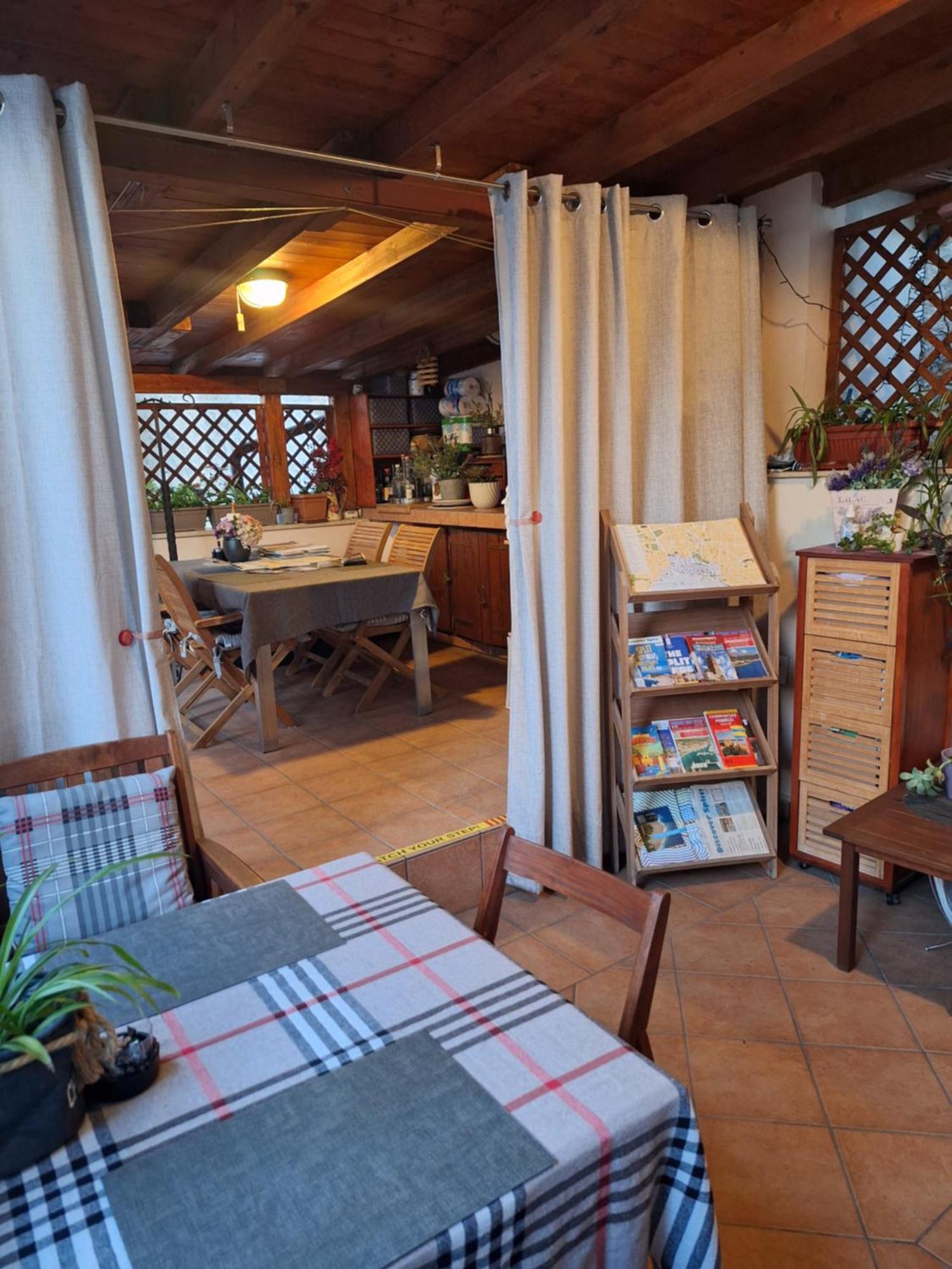 Studio Shared Terrace