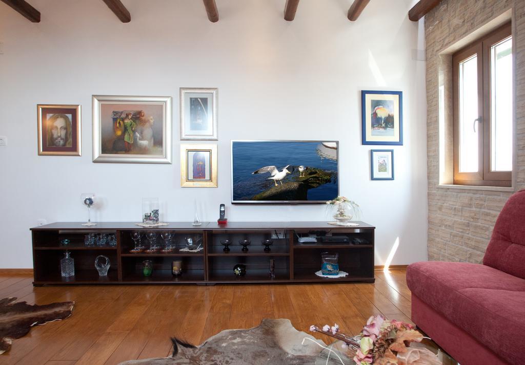 Luxury Two-Bedroom Apartment Sea View