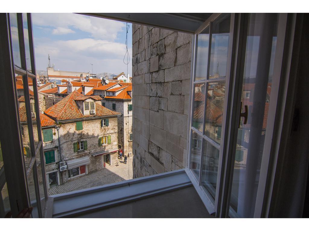 Luxury Two-Bedroom Apartment Sea View