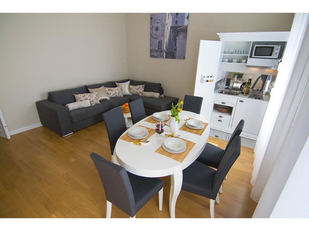 Luxury Two-Bedroom Apartment Sea View