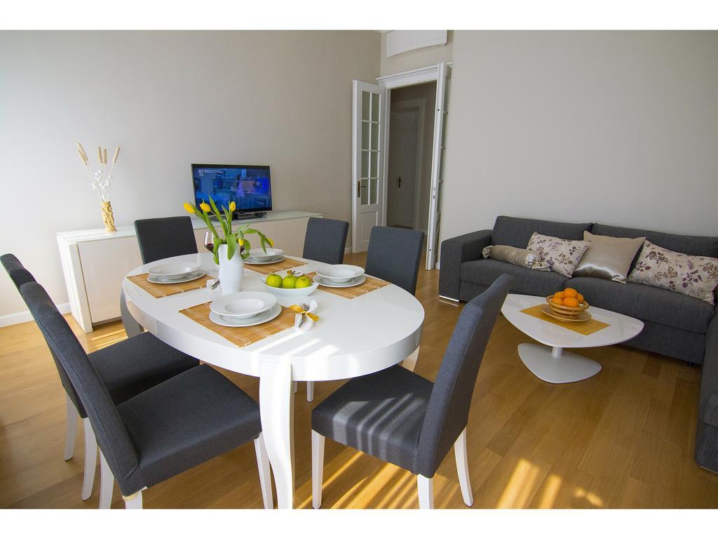 Luxury Two-Bedroom Apartment Sea View