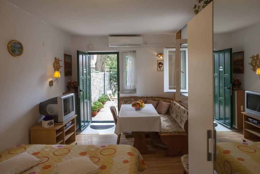 Studio Rokova Street