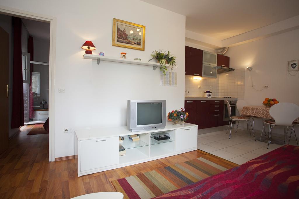 Superior One-Bedroom Apartment Rokova Street