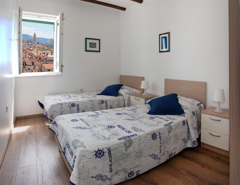 Luxury Two-Bedroom Apartment Sea View