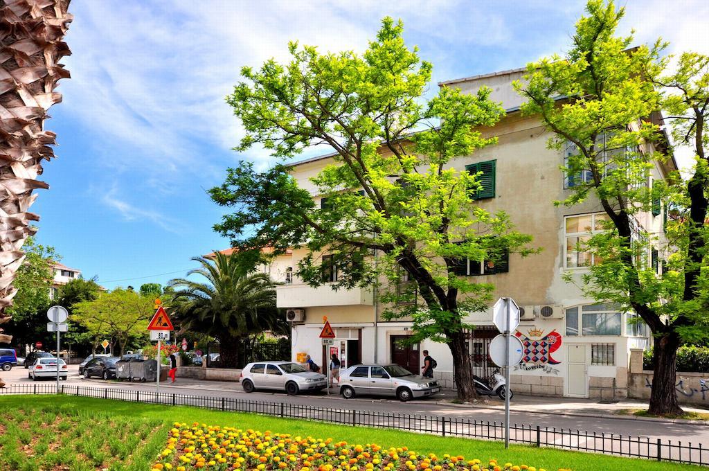Luxury Two-Bedroom Apartment Terrace